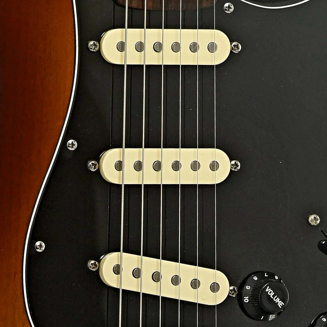 Fender American Deluxe Stratocaster Electric Guitar (2009) - Image 6
