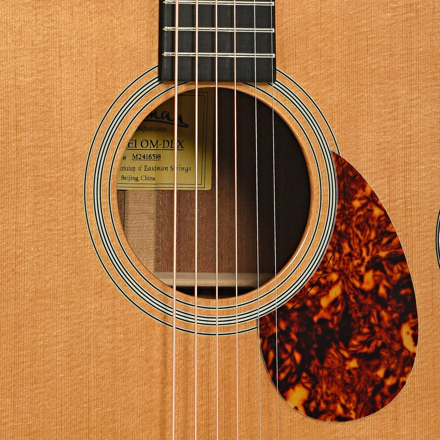 Eastman E1OM Deluxe Acoustic Guitar & Gigbag - Image 6