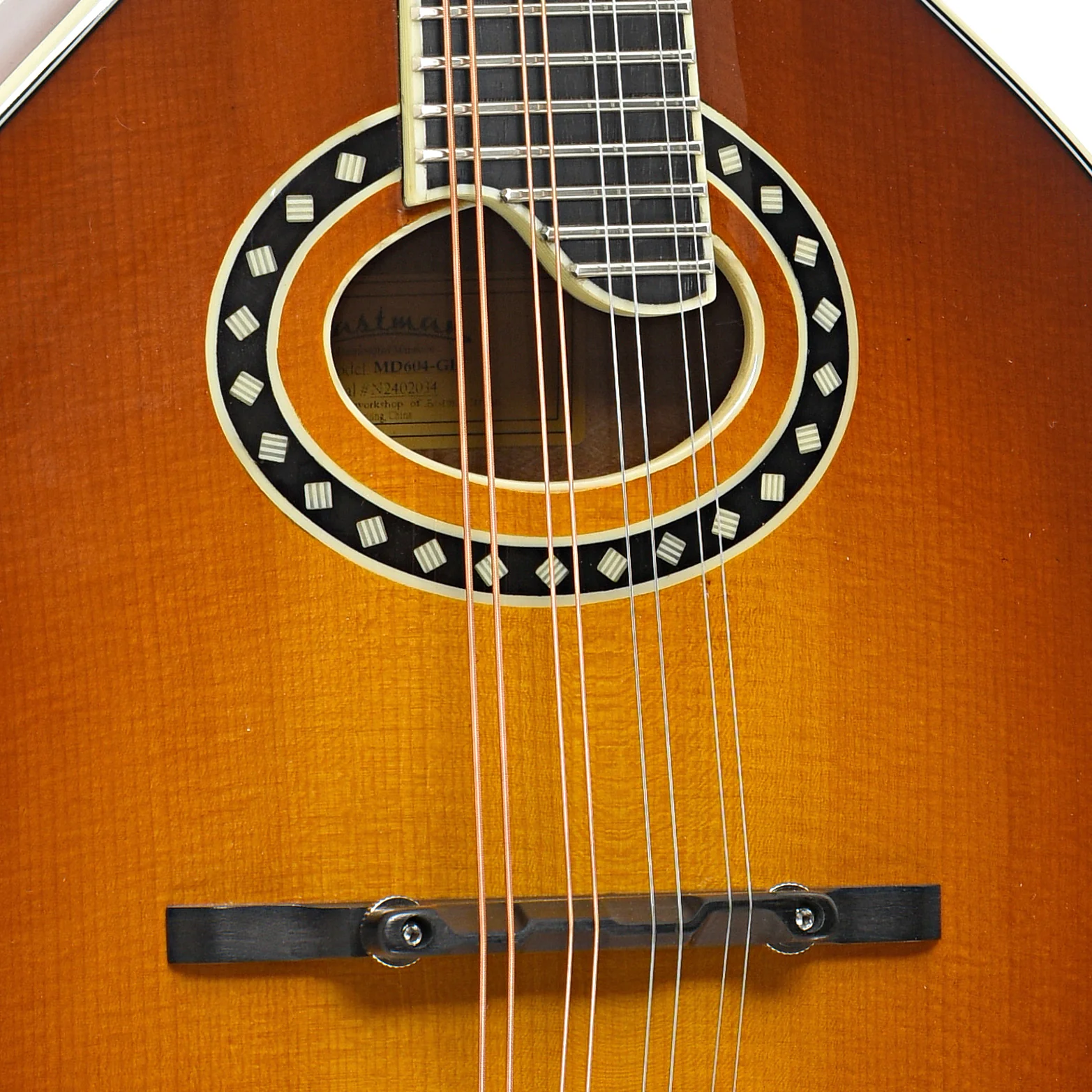 Eastman MD604 Mandolin & Case, Gold Burst - Image 6