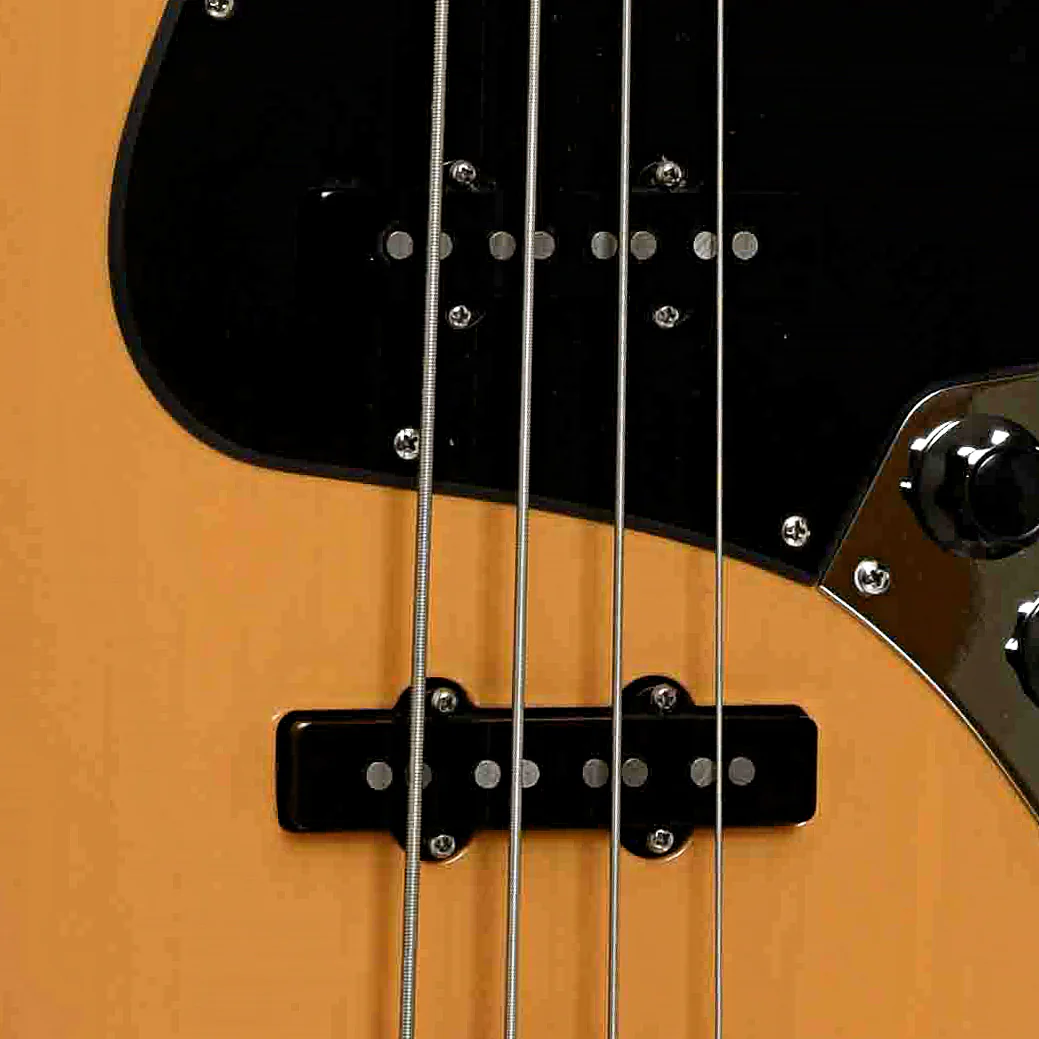 Fender American Series Electric Jazz Bass (2003) - Image 6