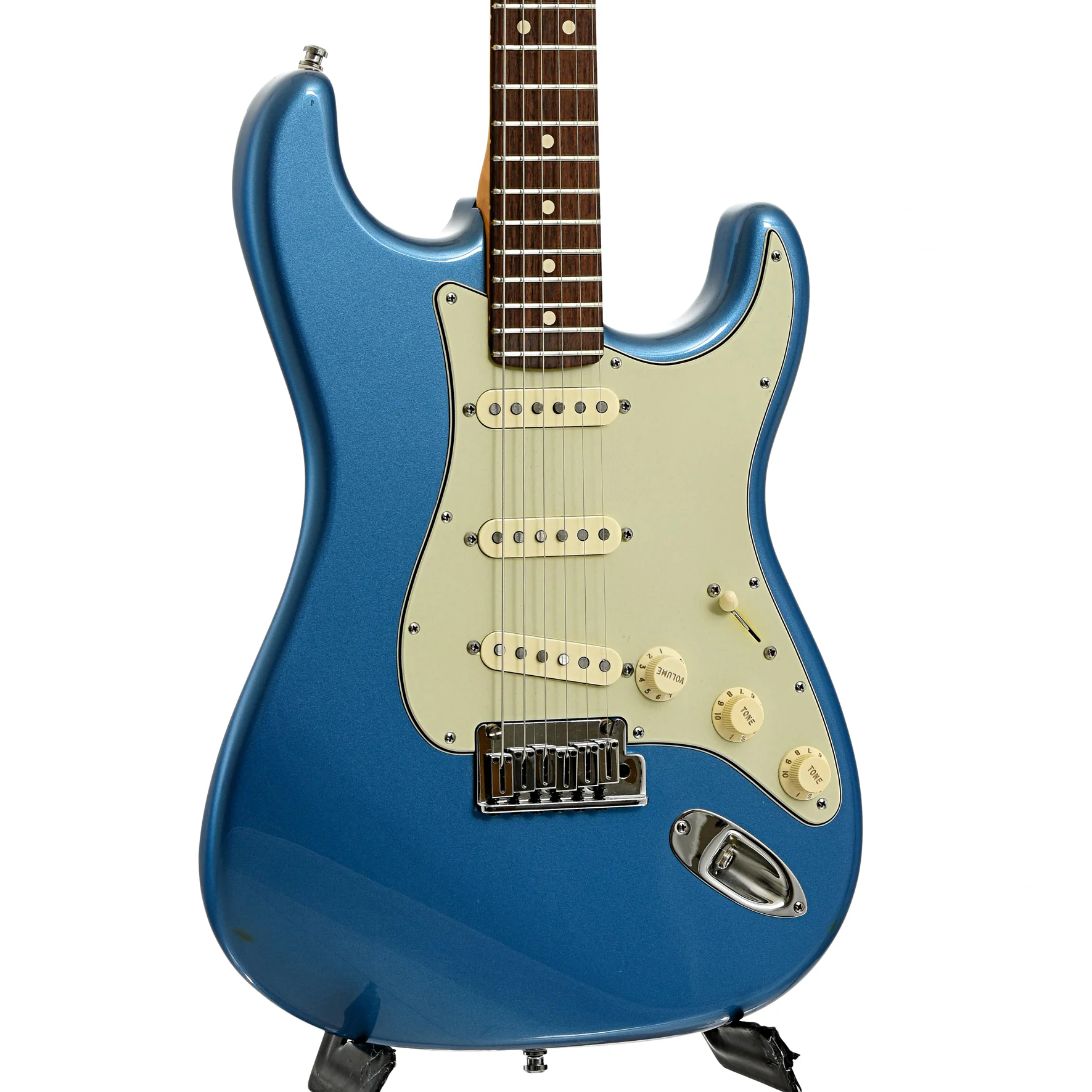 Fender Custom Shop Deluxe Stratocaster Electric Guitar (2009) - Image 4
