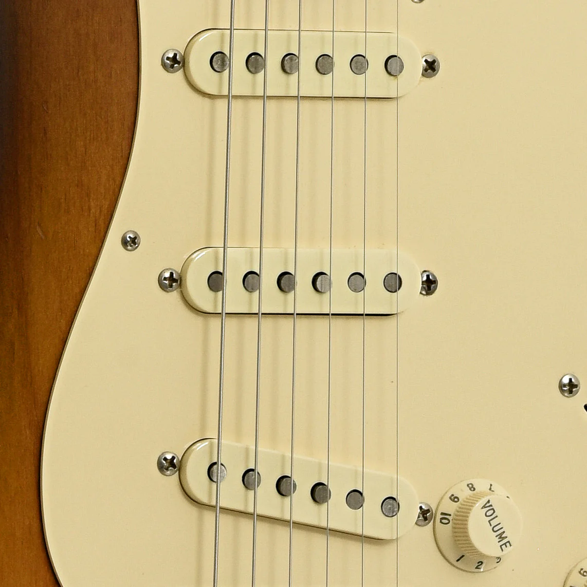 Fender Eric Johnson Stratocaster Electric Guitar (2006) - Image 6