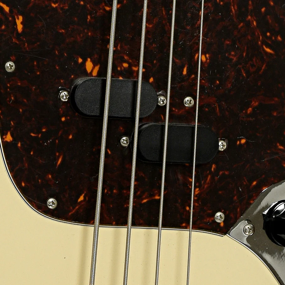 Fender Mustang 4-String Electric Bass (2007) - Image 6