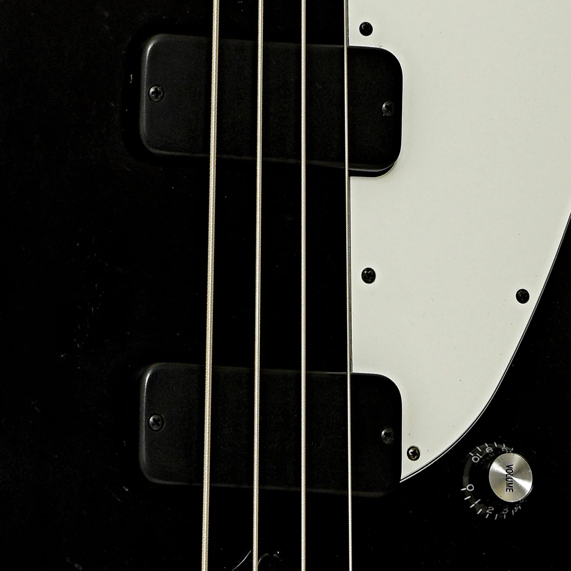 Gibson Thunderbird Studio Electric Bass (2011) - Image 6