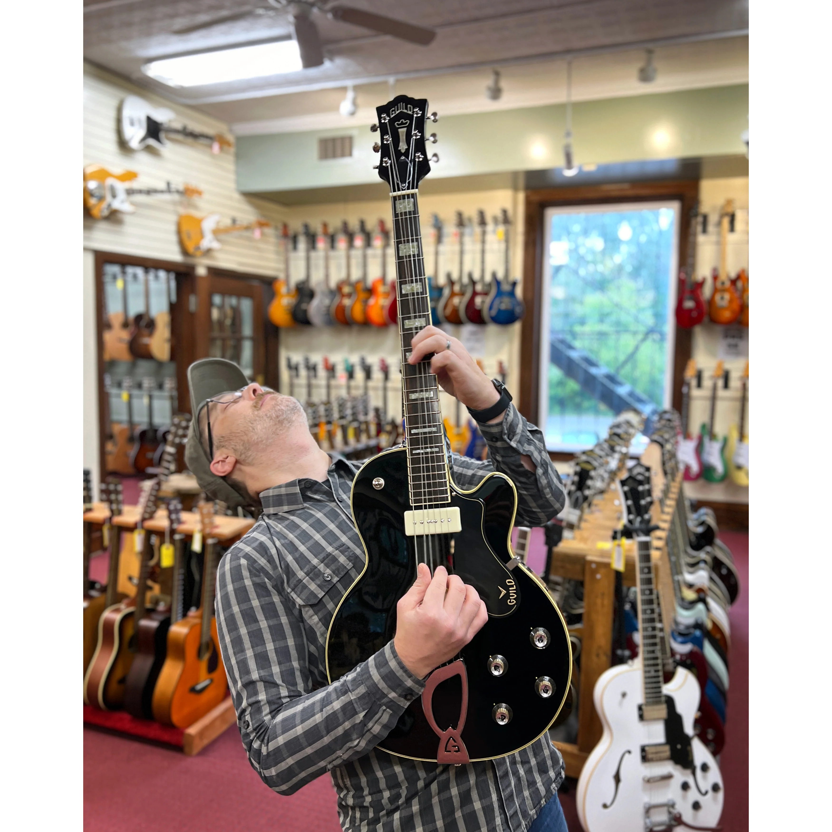 Guild Limited Edition M-75 Aristocrat Hollowbody Electric Guitar, Black - Image 4