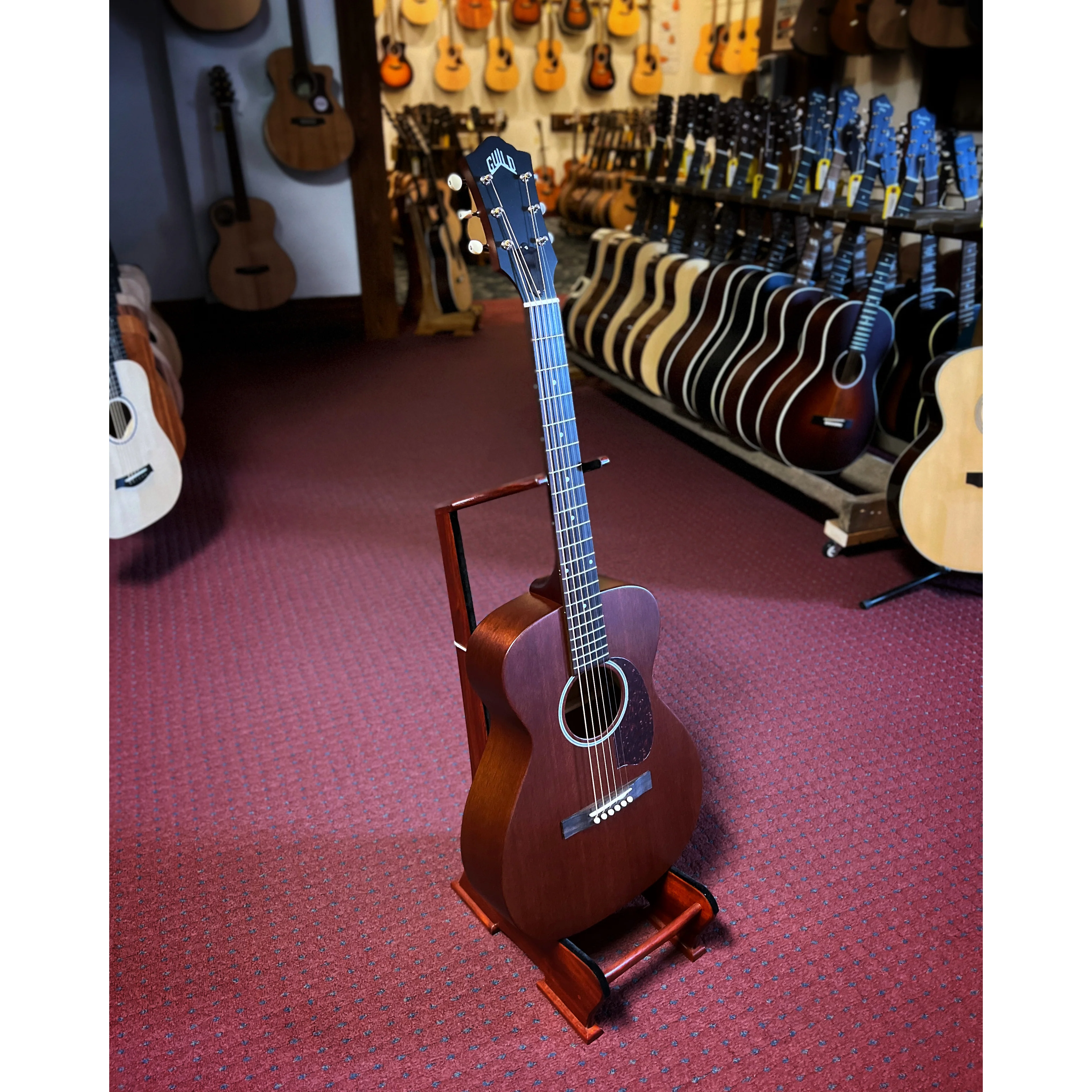 Guild M-20 Acoustic Guitar & Case, Natural - Image 3