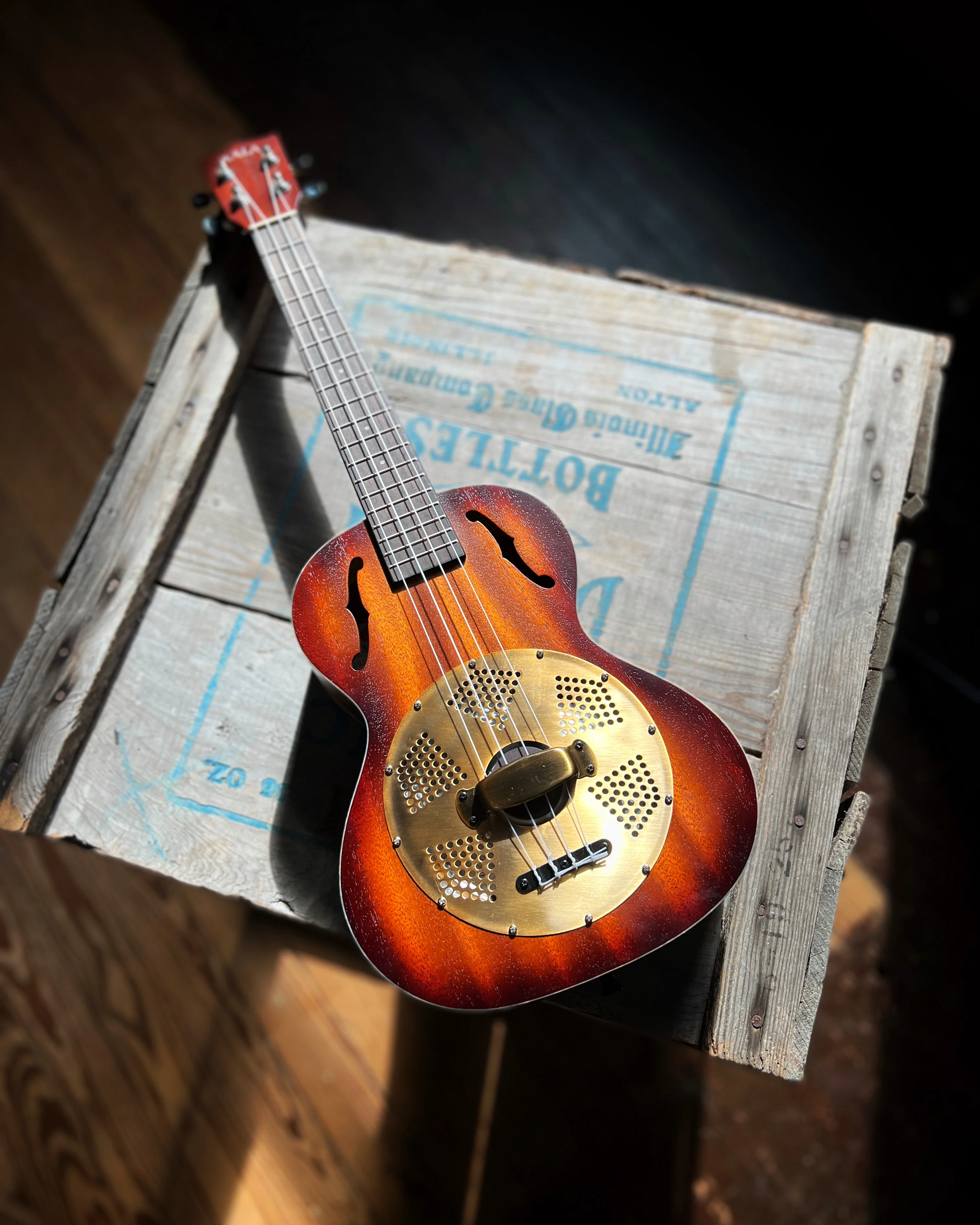 Kala Tenor Resonator Ukulele with Vintage Brass Coverplate, Mahogany Burst - Image 2