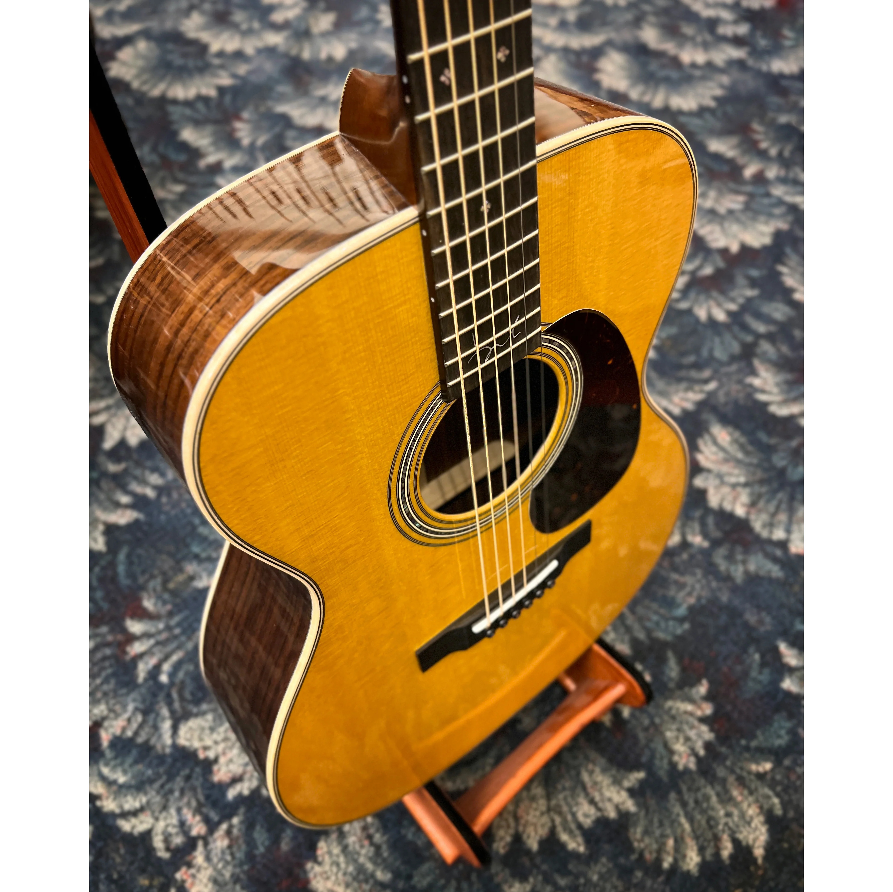 Martin 000-28 Brooke Ligertwood Signature Guitar & Case - Image 3