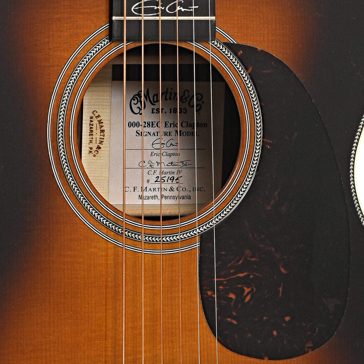 Martin 000-28EC Sunburst Eric Clapton Model & Case - Image 6