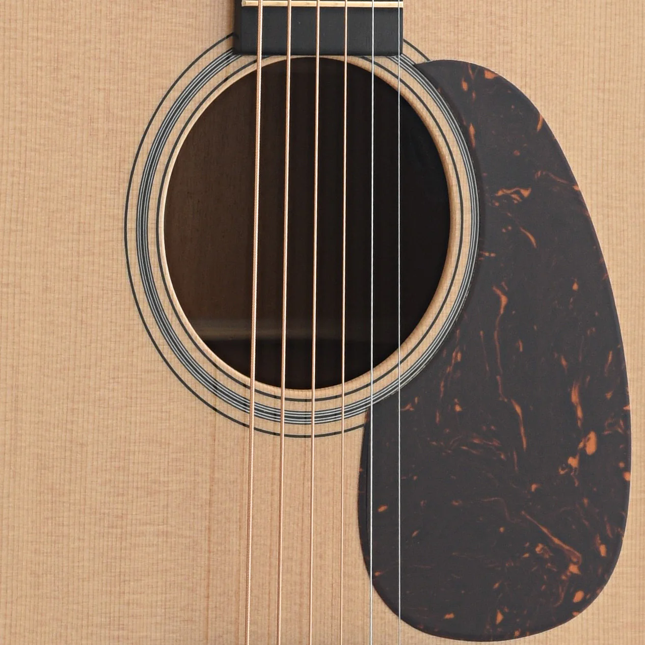 Martin D-18E Modern Deluxe Guitar & Case, with Fishman Aura Pickup - Image 7