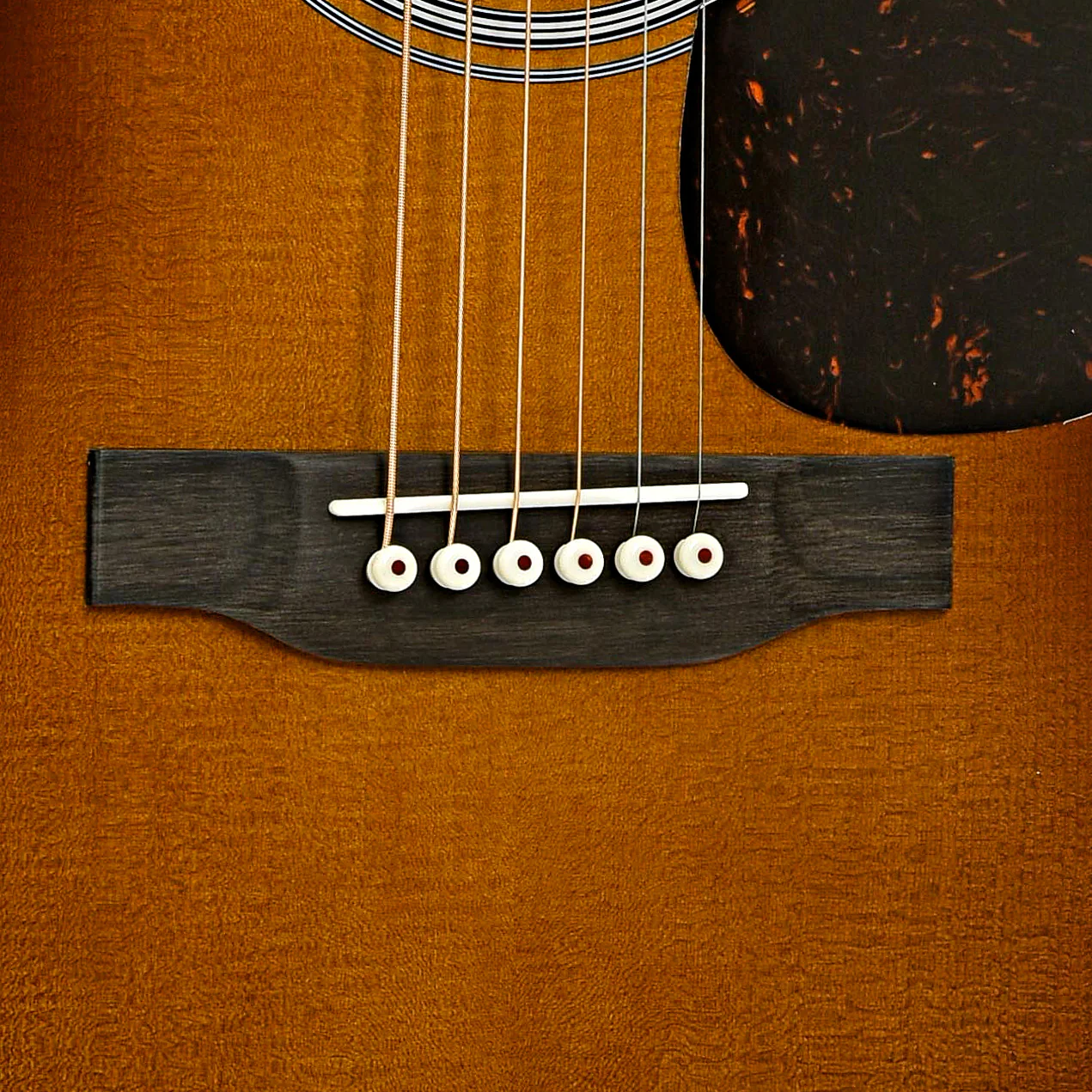 Martin HD-28 Sunburst Guitar & Case - Image 5