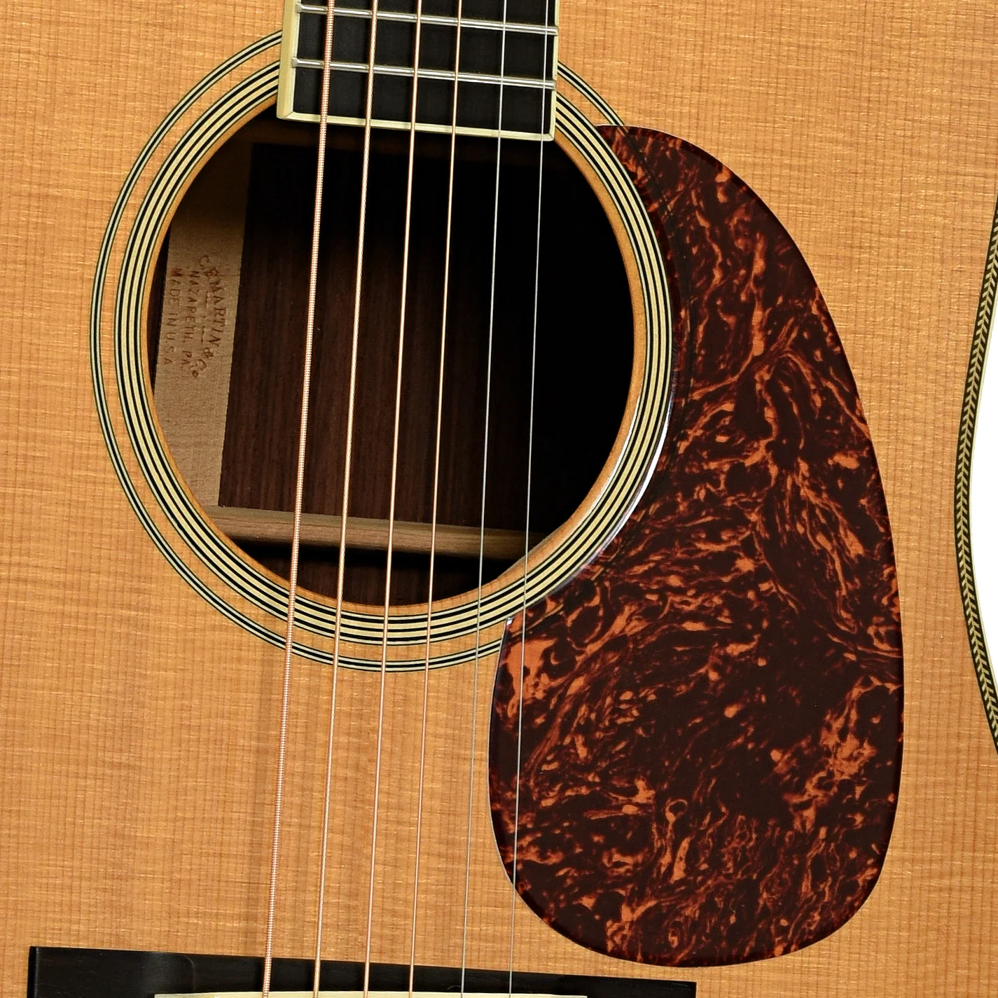 Martin HD-28LSV Acoustic Guitar (2002) - Image 6
