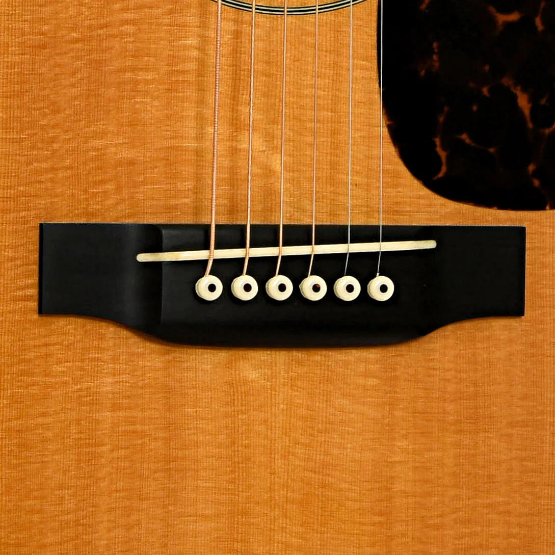 Martin HD-28V Acoustic Guitar (2010) - Image 5