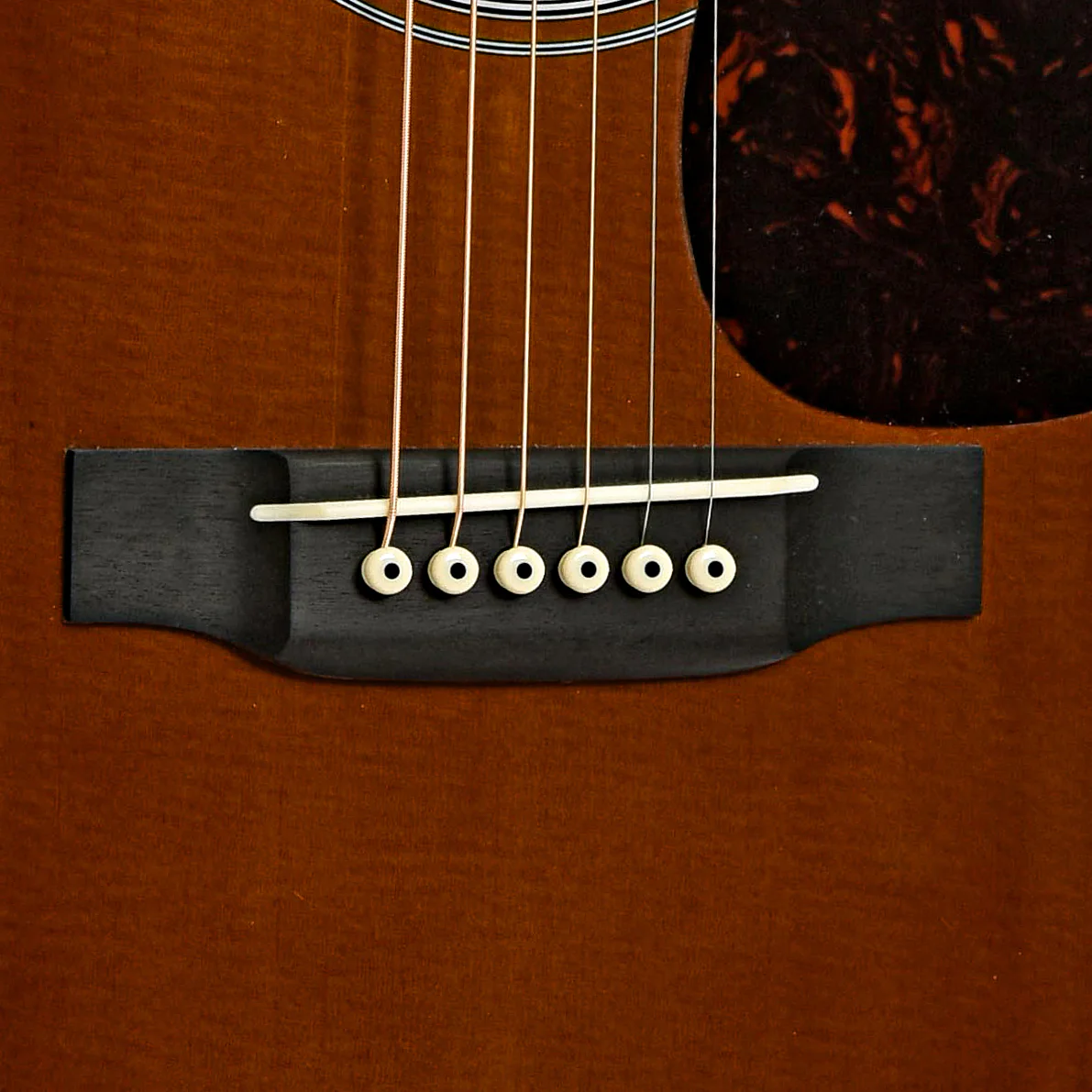 Martin HD-28V Ambertone Acoustic Guitar (2015) - Image 5