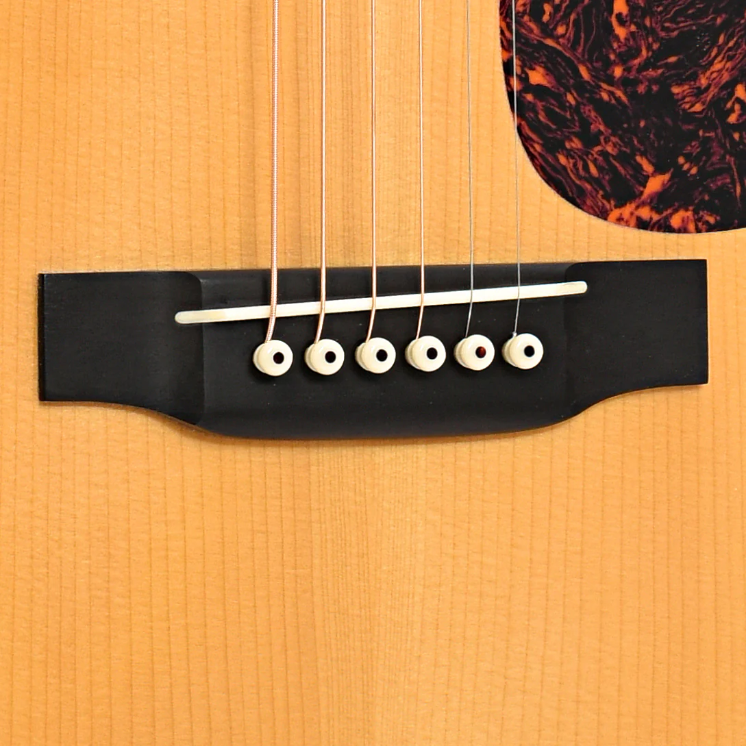 Martin HD-28V AW Acoustic Guitar (2007) - Image 4