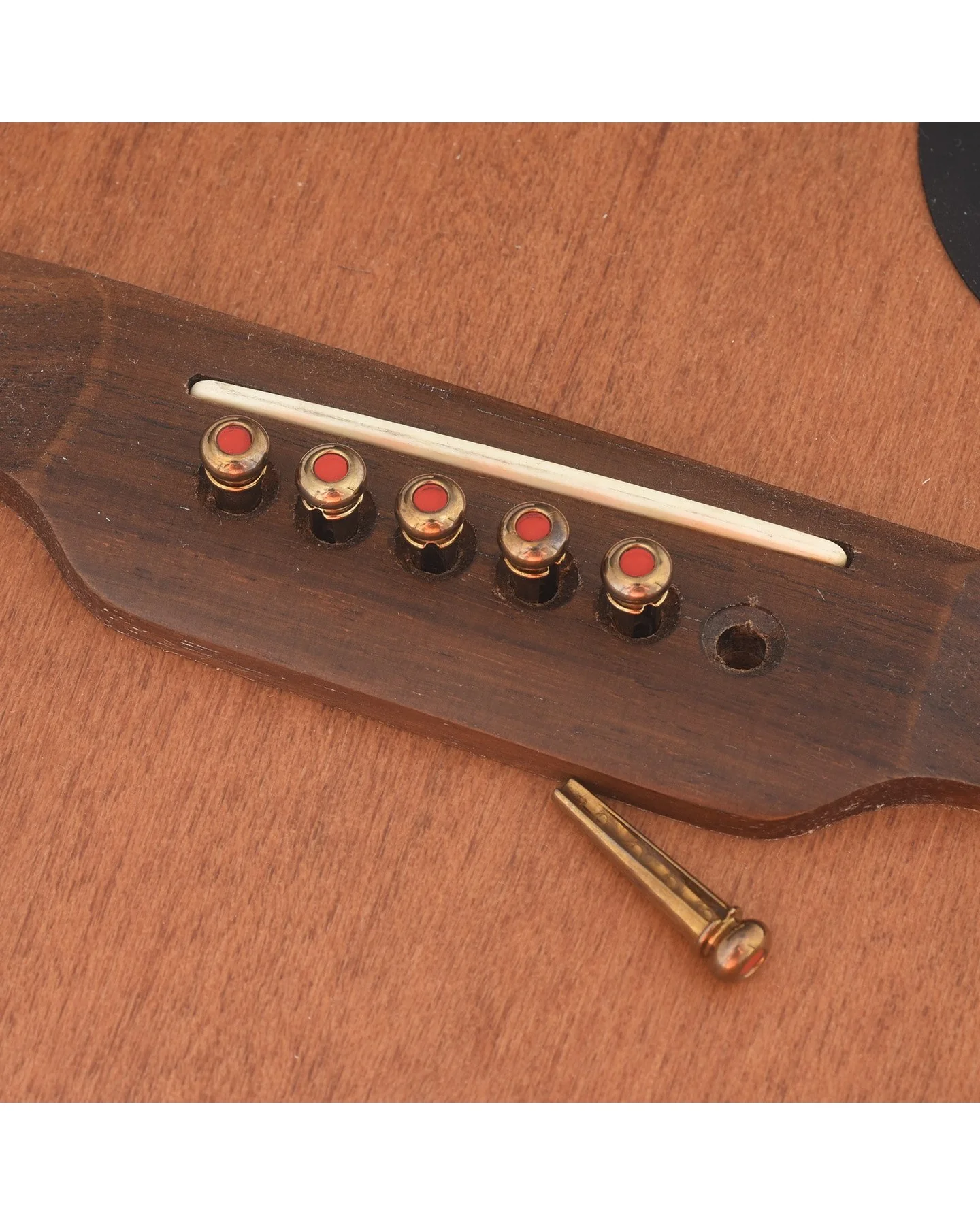 Martin LUXE Liquidmetal Red Dot Bridge Pin Set - Gold - Image 2
