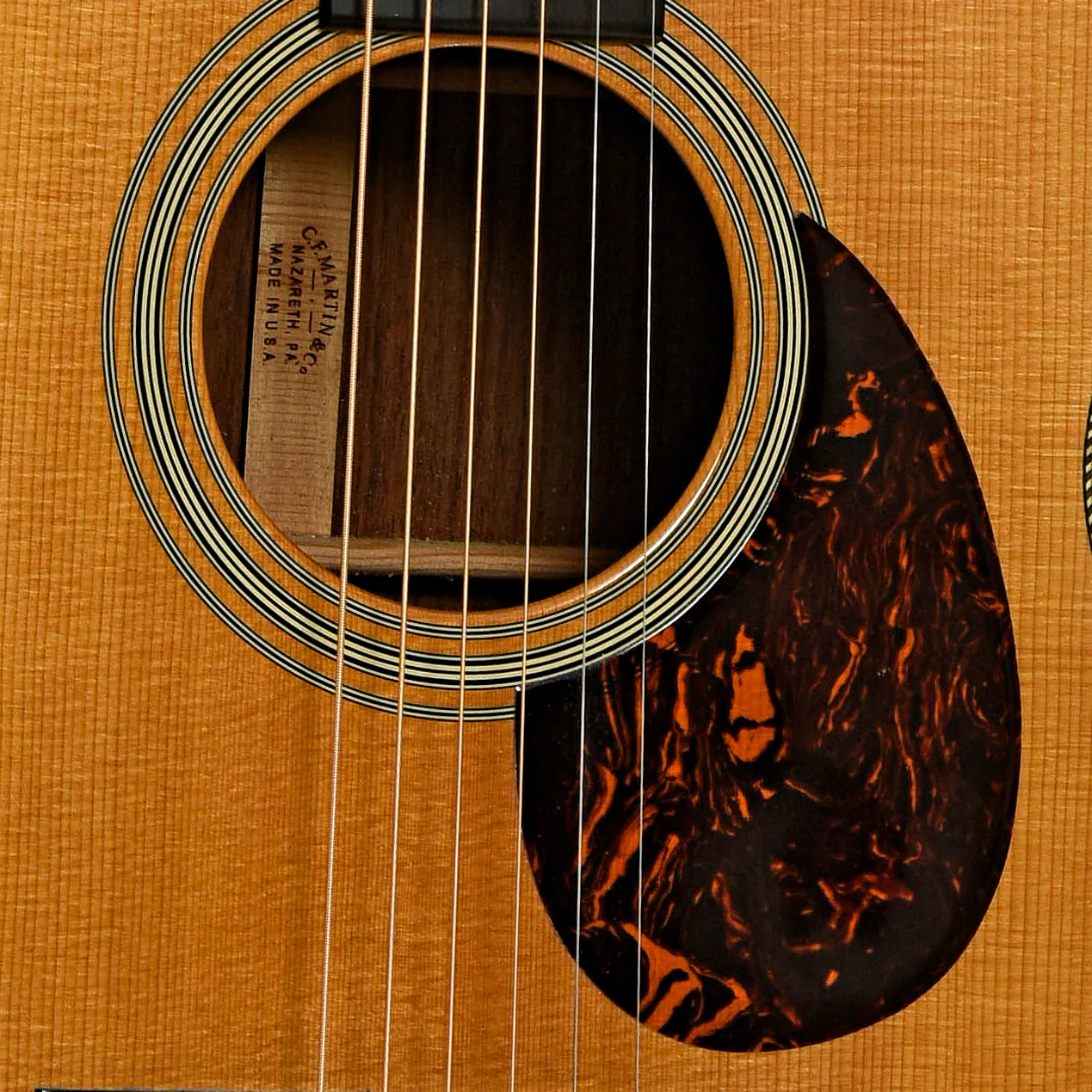 Martin OM-28V Acoustic Guitar (2012) - Image 6