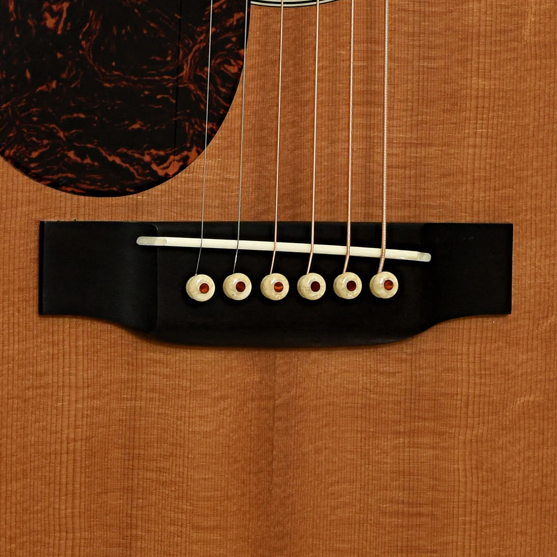 Martin OM-28V LH Acoustic Guitar (2004) - Image 5