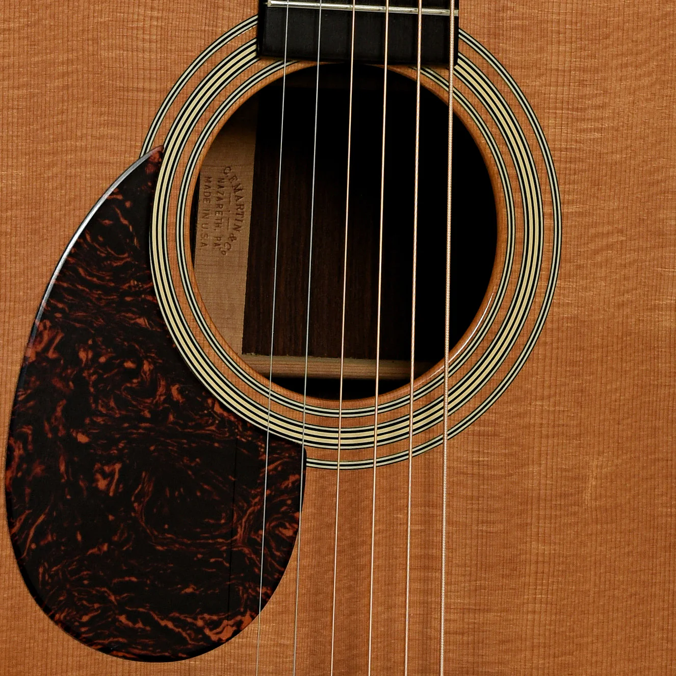 Martin OM-28V LH Acoustic Guitar (2004) - Image 6