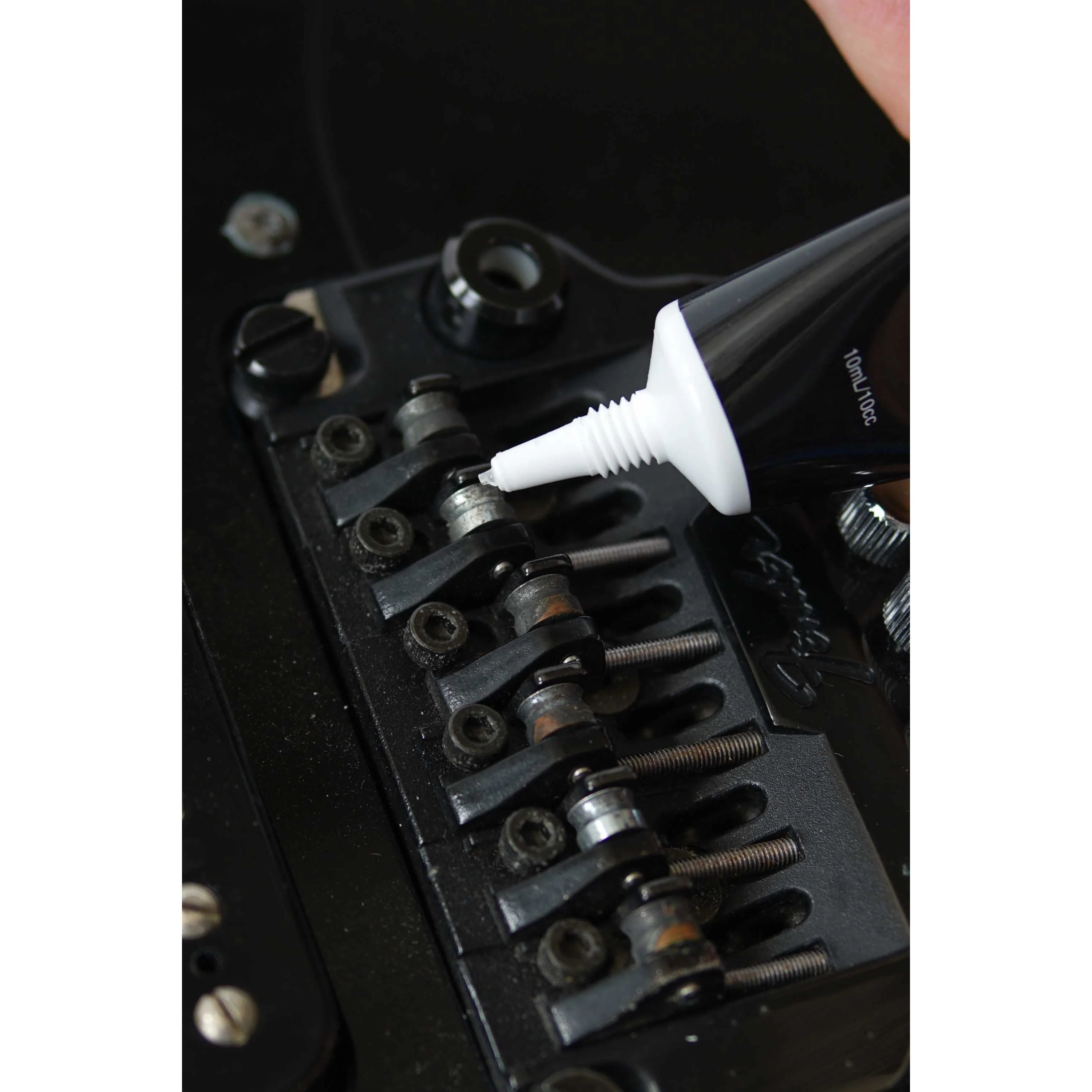 MusicNomad TUNE-IT String Instrument Lubricant - Image 7