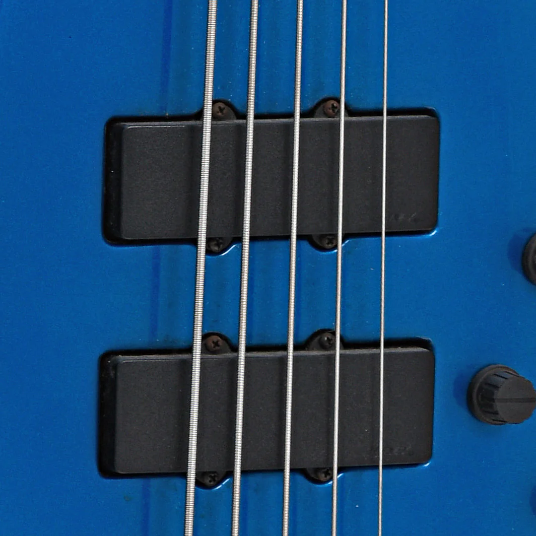 Peavey  G-V  Electric Bass (late 20th century) - Image 4