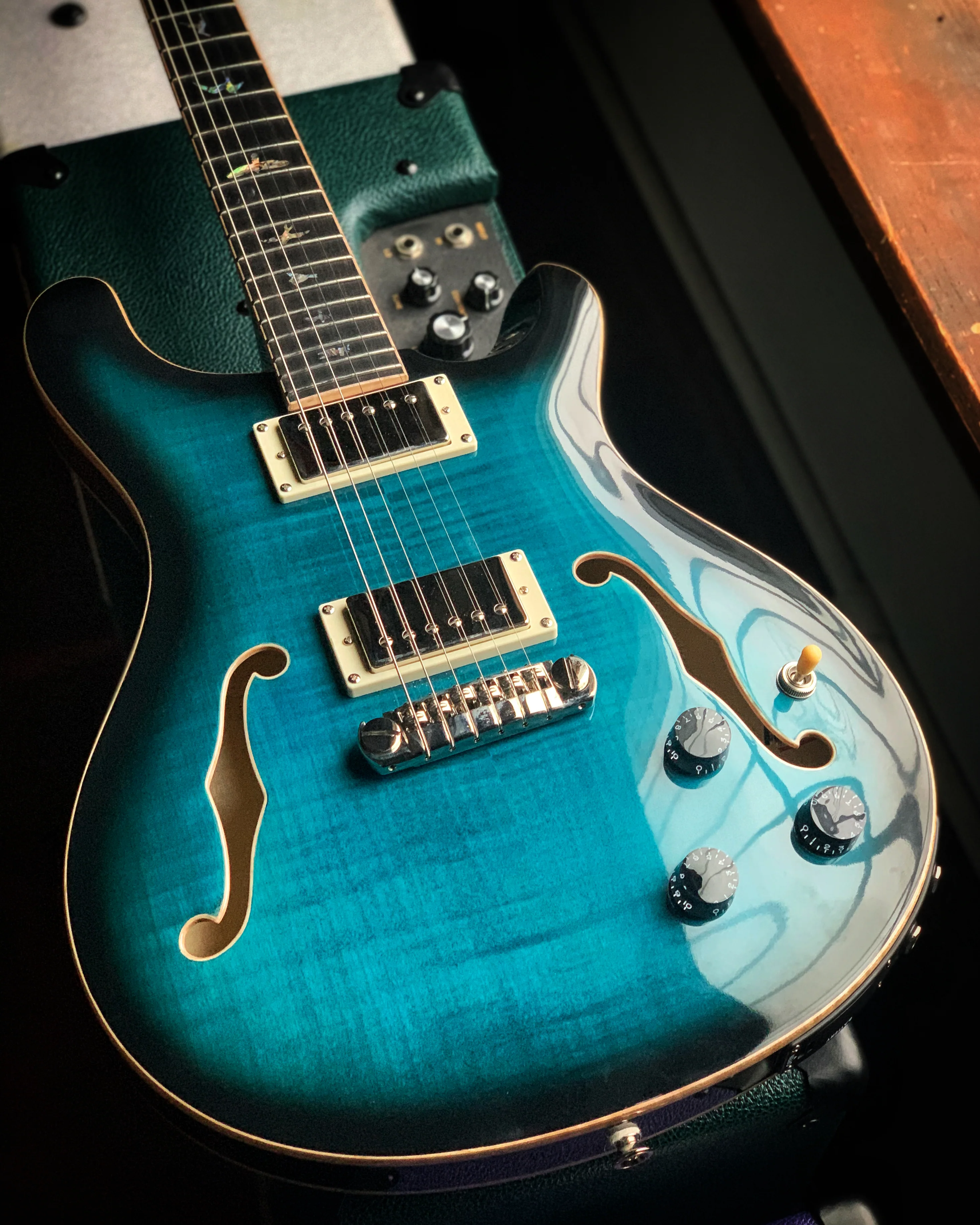 PRS SE Hollowbody II Piezo Peacock Blue Burst