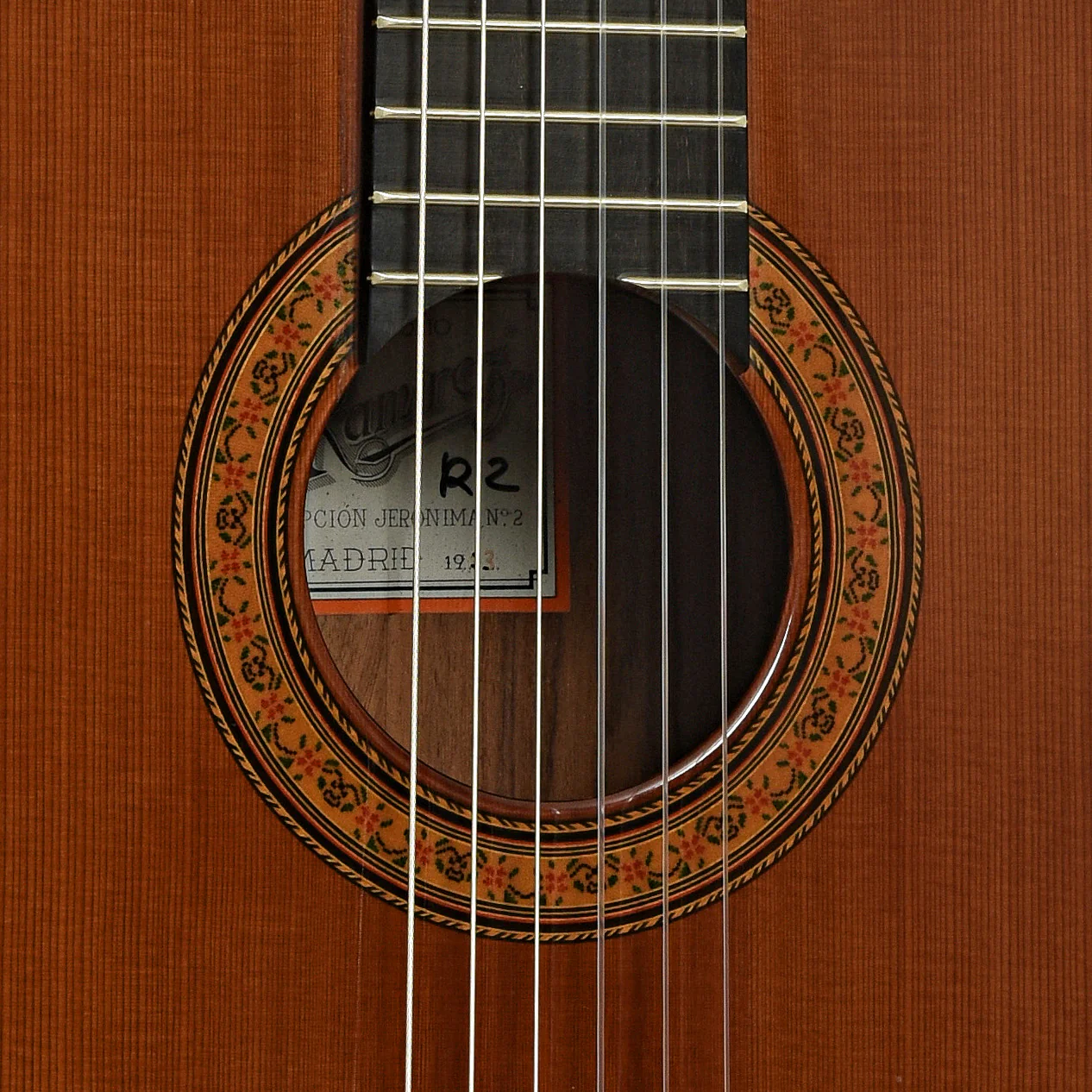Ramirez R-2 Classical Guitar (1993) - Image 6
