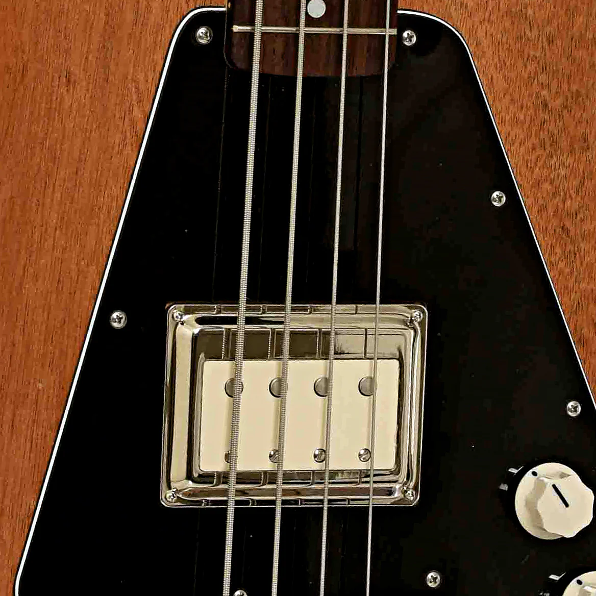Serek Lincoln 4-String Electric Bass (recent) - Image 6