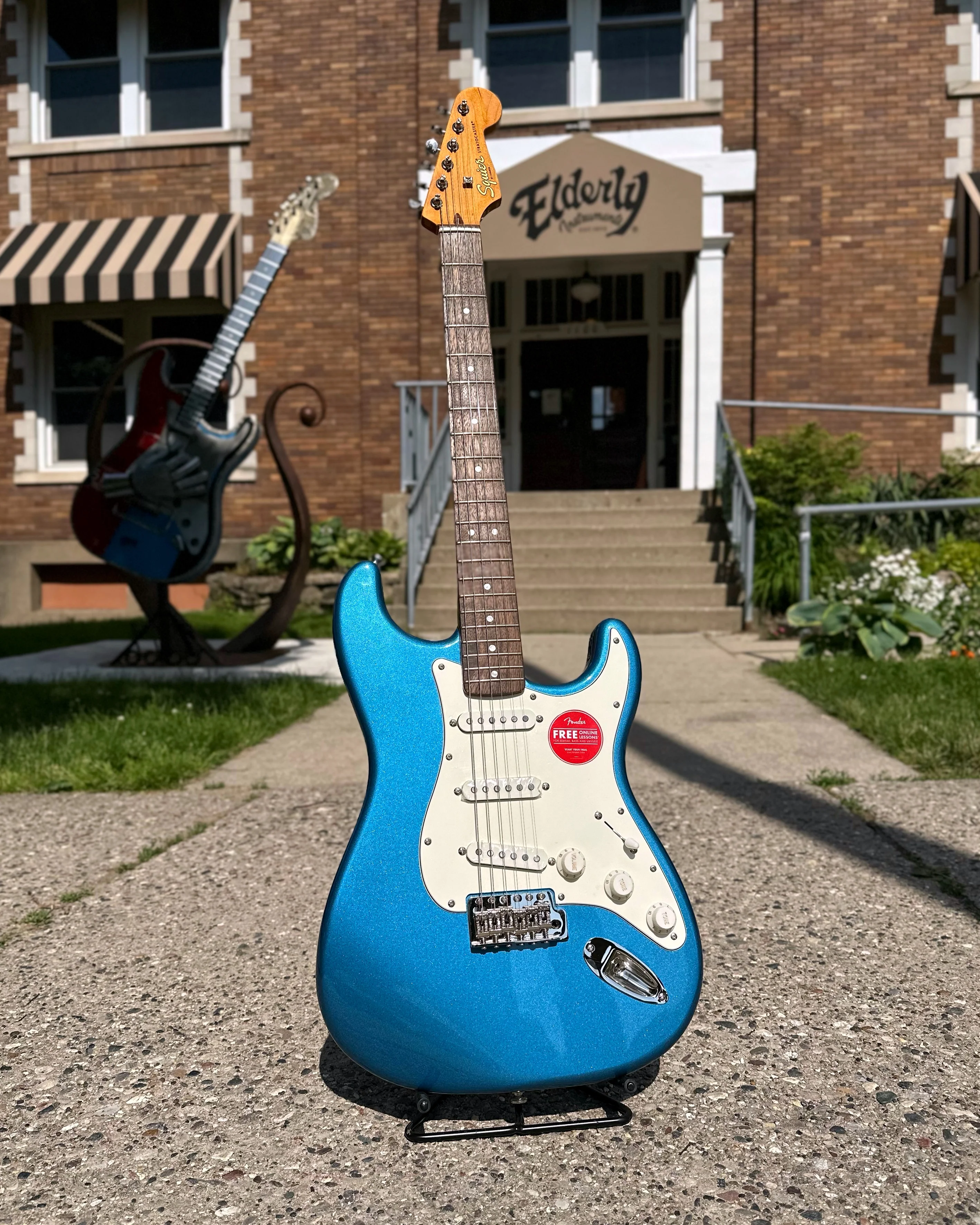 Squier Classic Vibe '60s Stratocaster, Lake Placid Blue