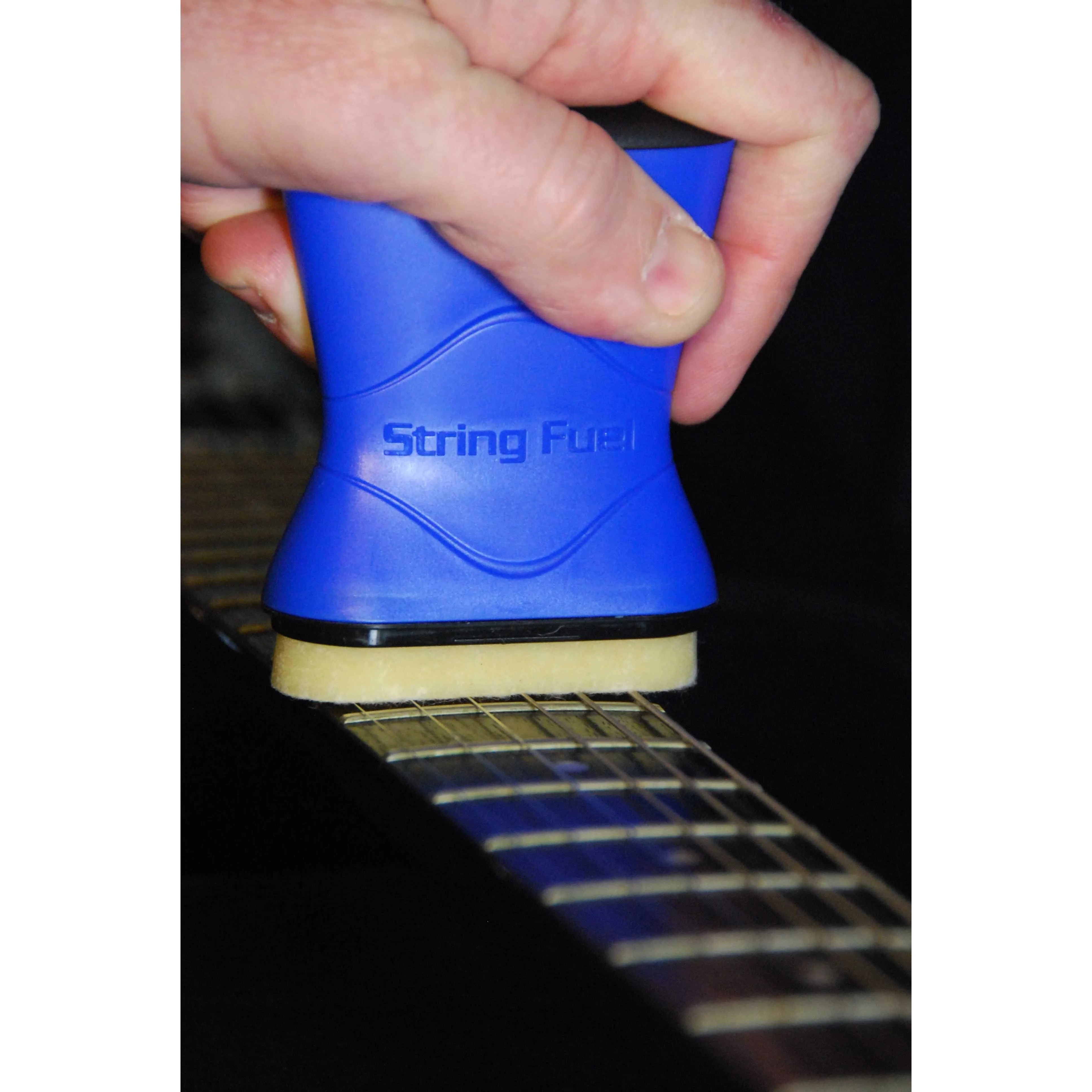 MusicNomad String Fuel Cleaner & Lubricant - Image 4