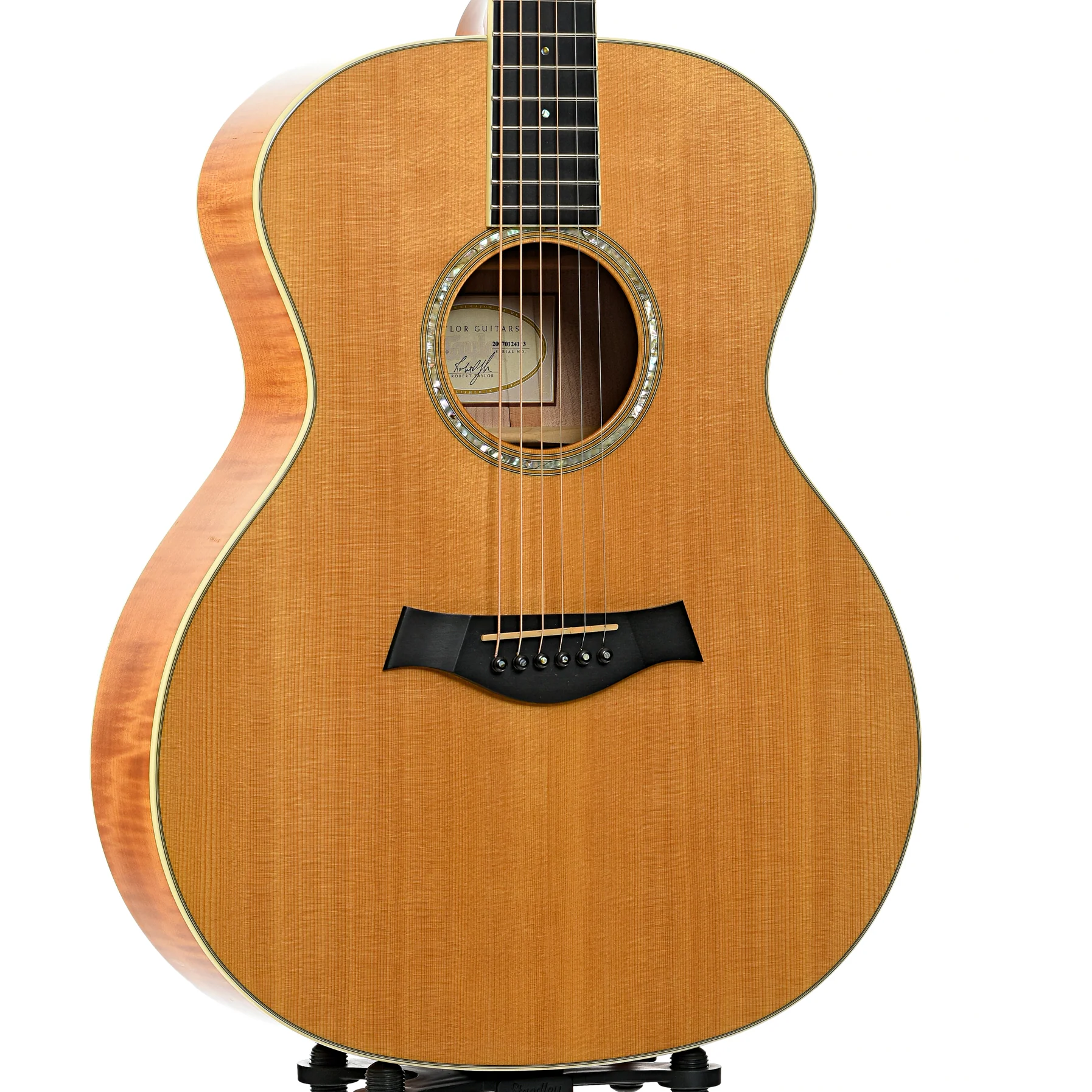 Taylor GA-6 Acoustic Guitar (2007) - Image 4