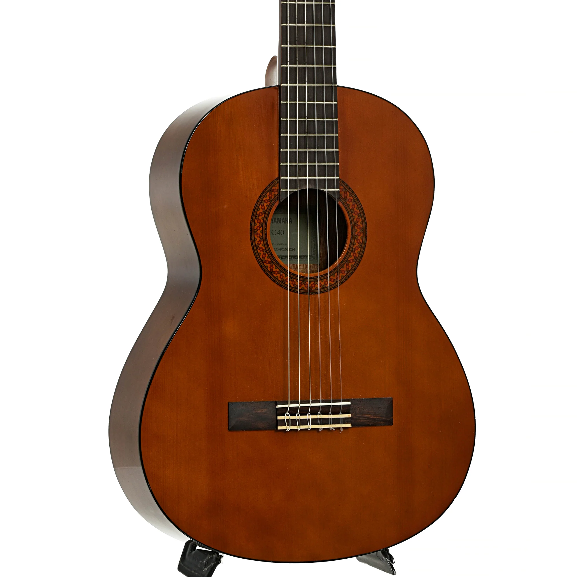 Yamaha C-40 Classical Guitar (2019) - Image 4